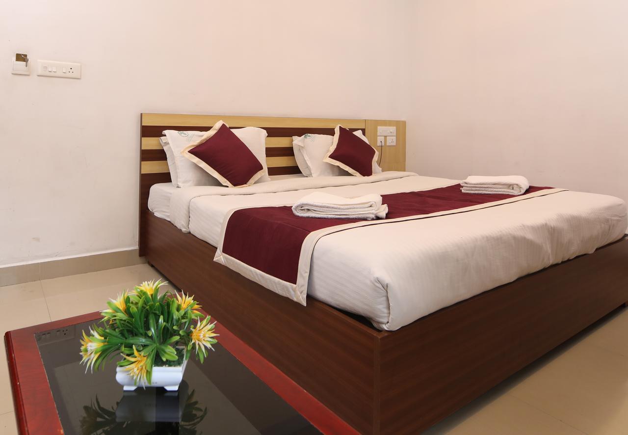 Kochi Oyo 18604 Puthens Capitol Inn מראה חיצוני תמונה