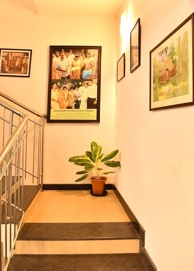 Kochi Oyo 18604 Puthens Capitol Inn מראה חיצוני תמונה