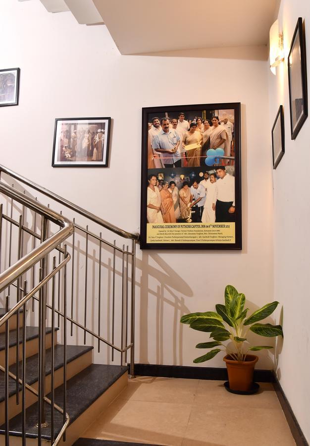 Kochi Oyo 18604 Puthens Capitol Inn מראה חיצוני תמונה