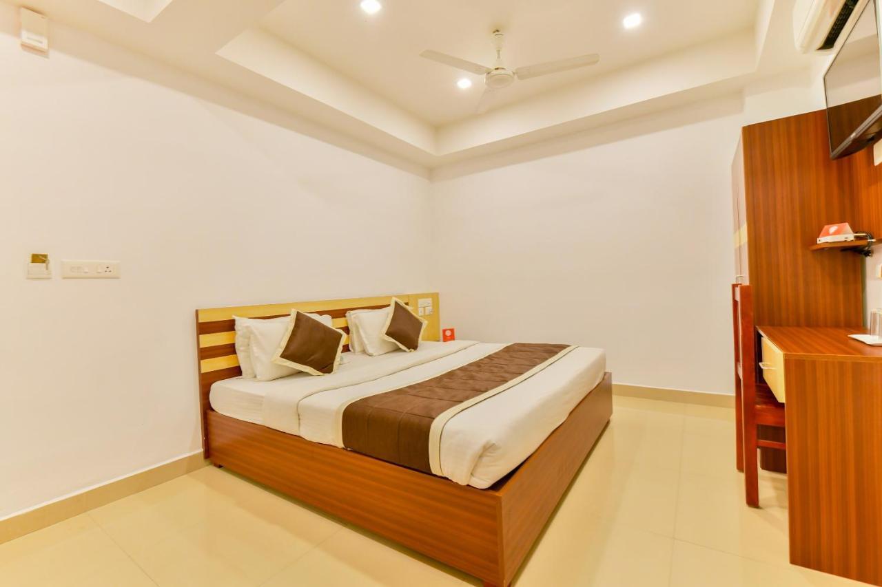 Kochi Oyo 18604 Puthens Capitol Inn מראה חיצוני תמונה